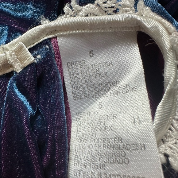 Set Of Two Vintage Toddler Velvet Dresses With Paisley Lace Ribbon Detail Size 5 - Picture 16 of 16